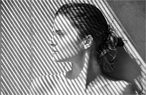 Schattiges Portrait Ein Portrait mit Schatten
